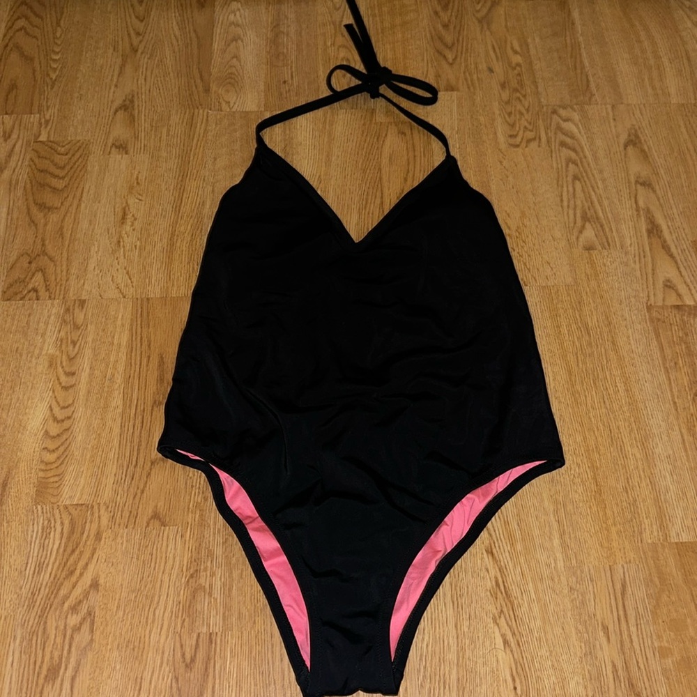 PINK VICTORIAS SECRET ONE PIECE SWIM SUIT